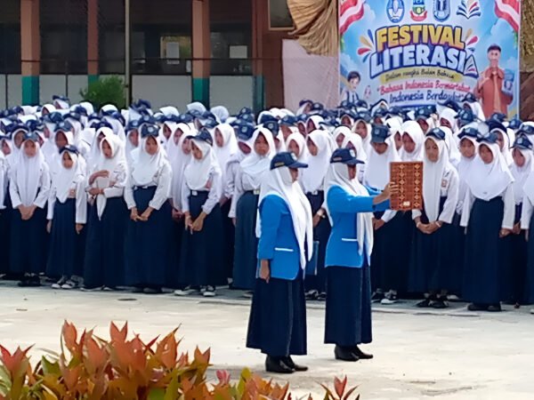 Semarak Hari Sumpah Pemuda dan Festival Literasi di SMPN 1 Karangpawitan